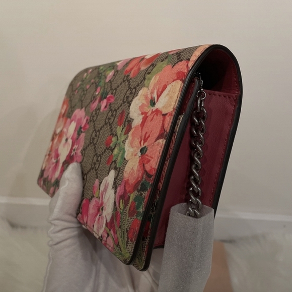 ✨️🌸👛GUCCI 410082GG Supreme Monogram Bloom purse 👛 with chain - Picture 16 of 16